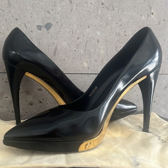 Louis Vuitton Black Glossy Leather Sensual Pumps - Picture 5 of 13